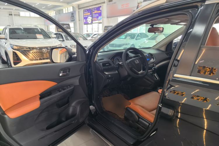 Used Honda CR-V 2016 2.0L two-wheel drive Urban Edition Driver Seat
