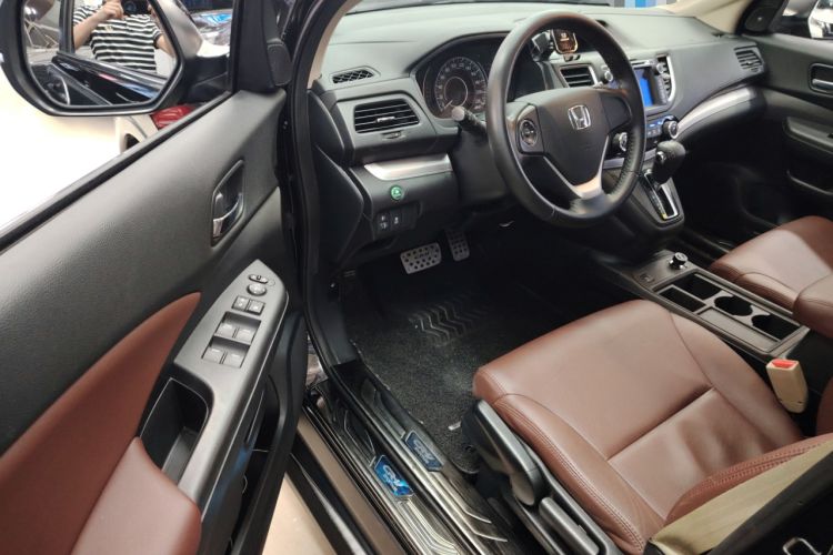 Used Honda CR-V 2016 2.0L two-wheel drive Urban Edition Driver Seat