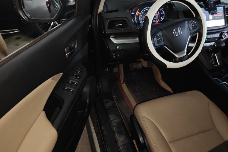 Used Honda CR-V 2016 2.0L two-wheel drive Urban Edition Driver Seat