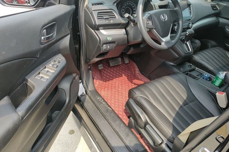 Used Honda CR-V 2016 2.0L two-wheel drive Urban Edition Driver Seat