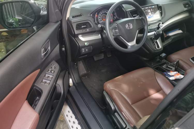 Used Honda CR-V 2016 2.0L two-wheel drive Urban Edition Driver Seat