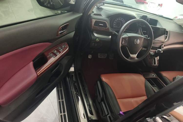 Used Honda CR-V 2016 2.0L two-wheel drive Urban Edition Driver Seat
