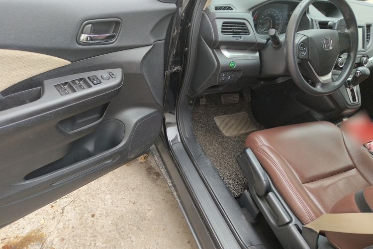 Used Honda CR-V 2016 2.0L Two-Wheel Drive Classic Edition Driver Seat