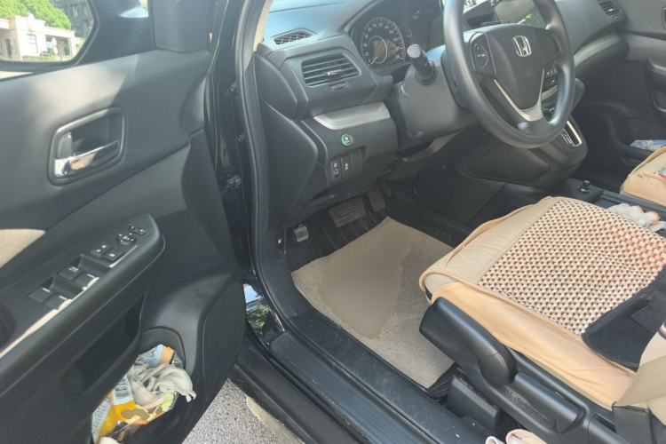 Used Honda CR-V 2016 2.0L two-wheel drive Urban Edition Driver Seat