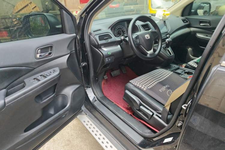Used Honda CR-V 2016 2.0L two-wheel drive Urban Edition Driver Seat