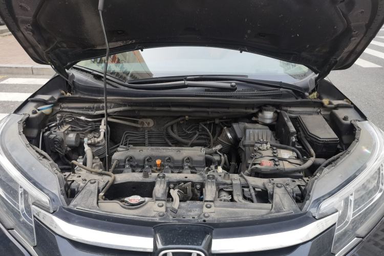 Used Honda CR-V 2016 2.0L two-wheel drive Urban Edition Engine Bay