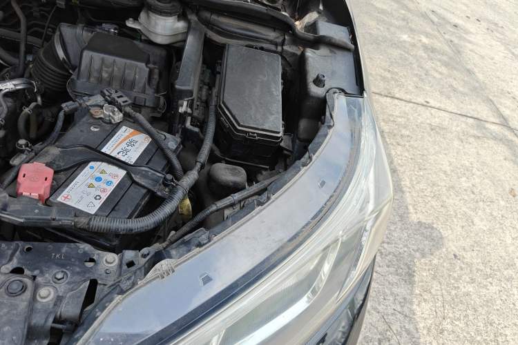 Used Honda CR-V 2016 2.0L Two-Wheel Drive Classic Edition Engine Bay Left