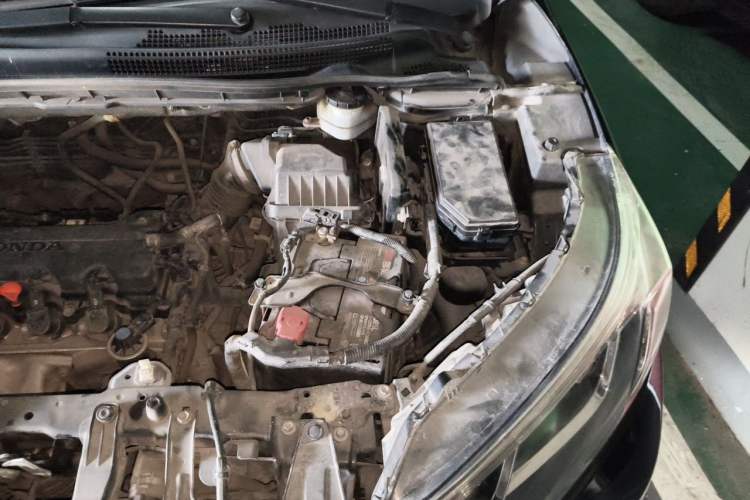 Used Honda CR-V 2016 2.0L two-wheel drive Urban Edition Engine Bay Left