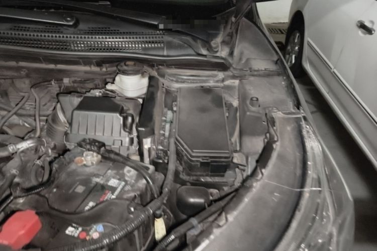 Used Honda CR-V 2016 2.0L two-wheel drive Urban Edition Engine Bay Left