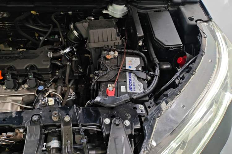 Used Honda CR-V 2016 2.0L two-wheel drive Urban Edition Engine Bay Left