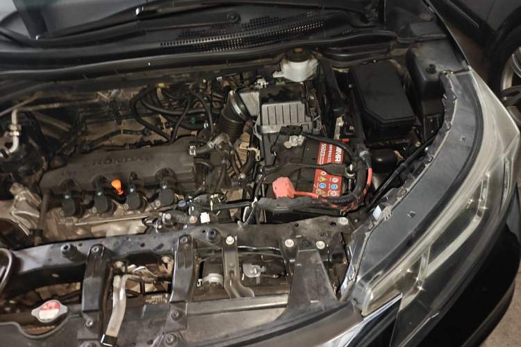 Used Honda CR-V 2016 2.0L two-wheel drive Urban Edition Engine Bay Left