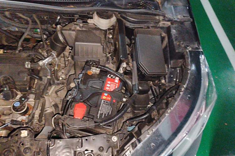 Used Honda CR-V 2016 2.0L two-wheel drive Urban Edition Engine Bay Left