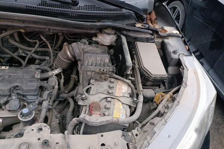 Used Honda CR-V 2016 2.0L two-wheel drive Urban Edition Engine Bay Left