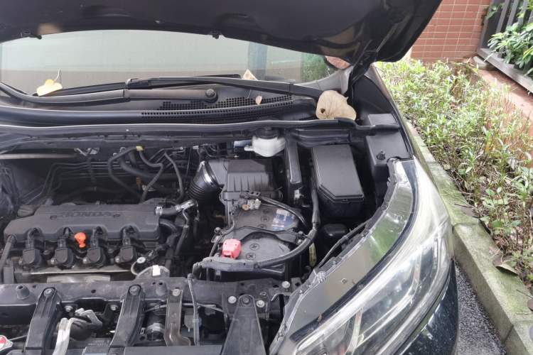 Used Honda CR-V 2016 2.0L two-wheel drive Urban Edition Engine Bay Left
