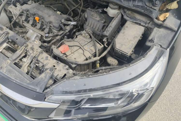 Used Honda CR-V 2016 2.0L two-wheel drive Urban Edition Engine Bay Left