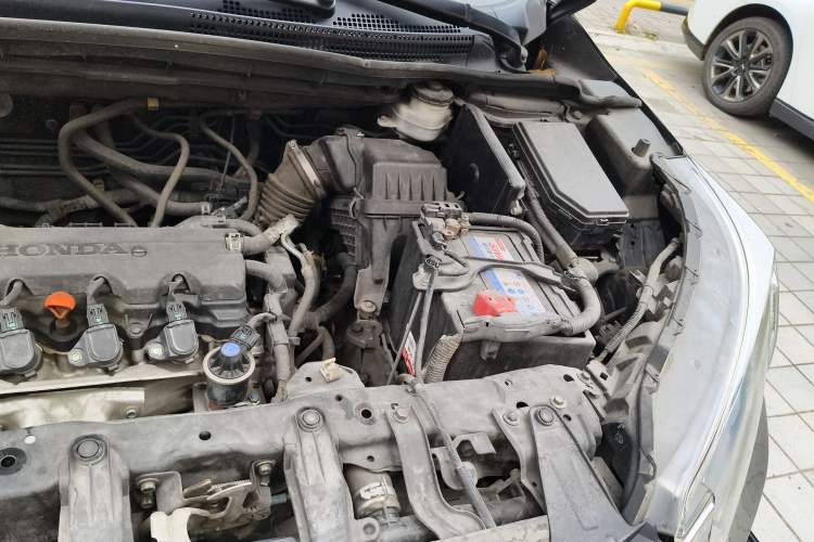 Used Honda CR-V 2016 2.0L two-wheel drive Urban Edition Engine Bay Left