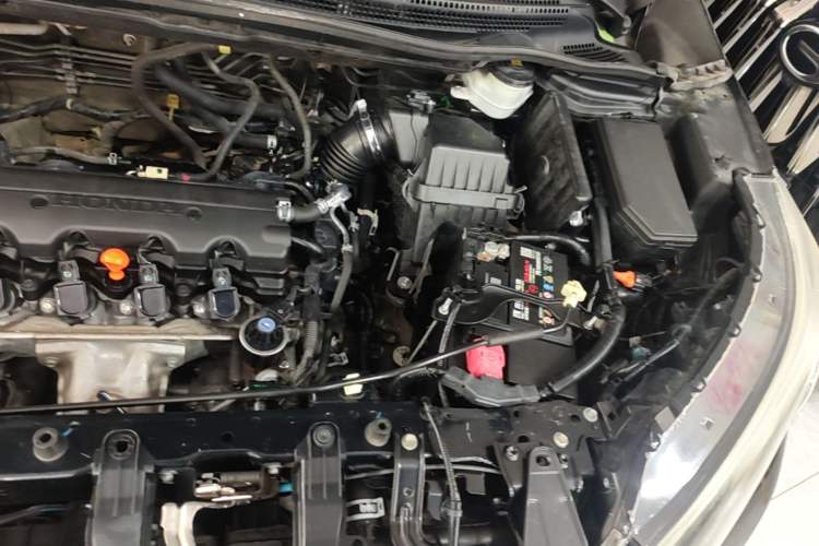Used Honda CR-V 2016 2.0L two-wheel drive Urban Edition Engine Bay Left