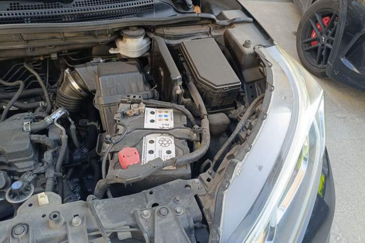 Used Honda CR-V 2016 2.0L Two-Wheel Drive Classic Edition Engine Bay Left