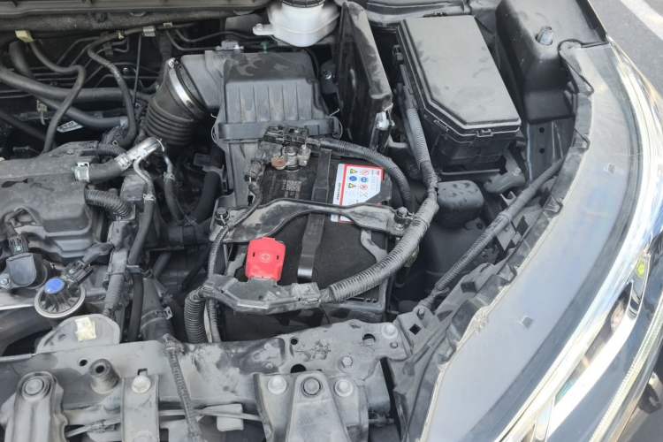 Used Honda CR-V 2016 2.0L two-wheel drive Urban Edition Engine Bay Left