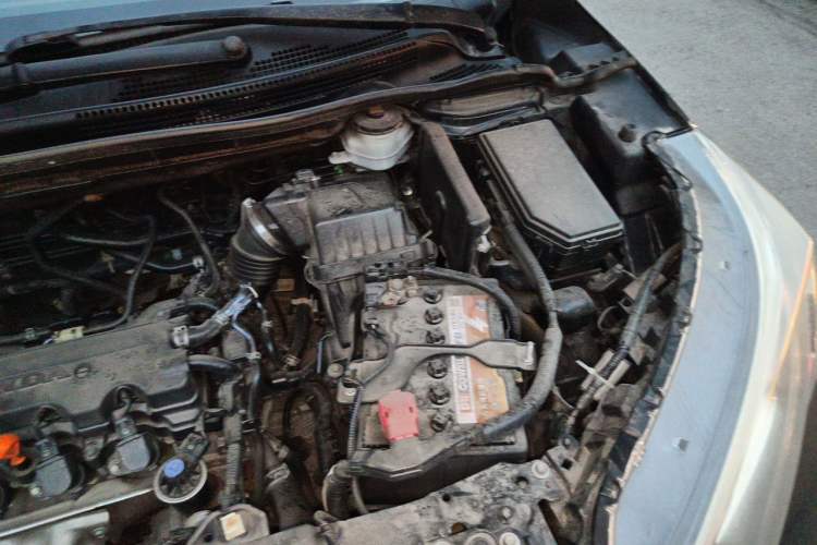 Used Honda CR-V 2016 2.0L two-wheel drive Urban Edition Engine Bay Left