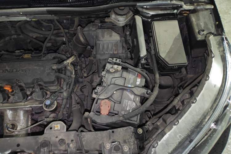 Used Honda CR-V 2016 2.0L two-wheel drive Urban Edition Engine Bay Left