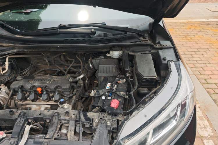 Used Honda CR-V 2016 2.0L two-wheel drive Urban Edition Engine Bay Left