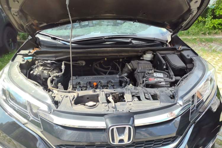 Used Honda CR-V 2016 2.0L two-wheel drive Urban Edition Engine Bay