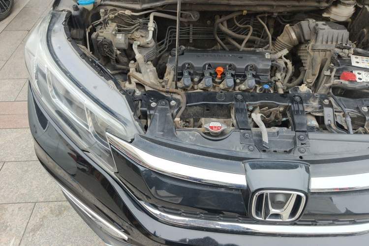 Used Honda CR-V 2016 2.0L two-wheel drive Urban Edition Engine Bay Right