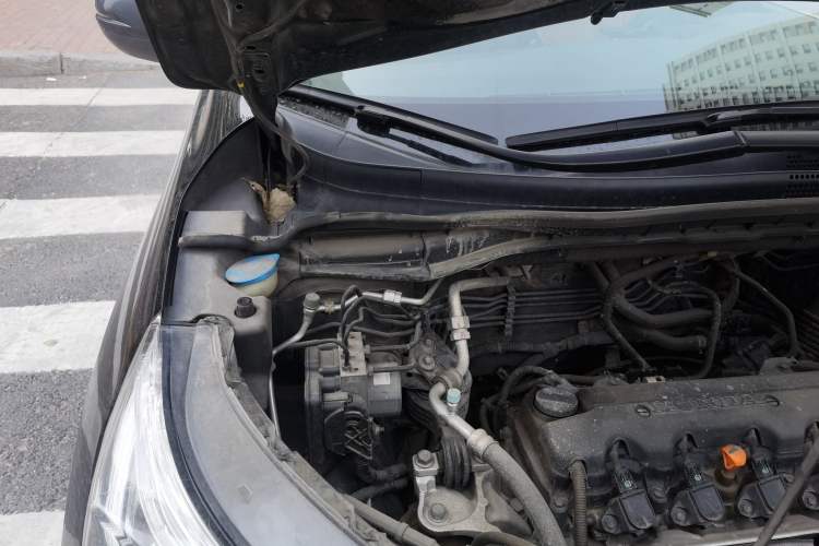 Used Honda CR-V 2016 2.0L two-wheel drive Urban Edition Engine Bay Right