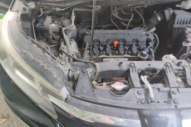 Used Honda CR-V 2016 2.0L two-wheel drive Urban Edition Engine Bay Right