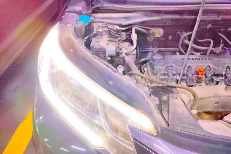 Used Honda CR-V 2016 2.0L two-wheel drive Urban Edition Engine Bay Right