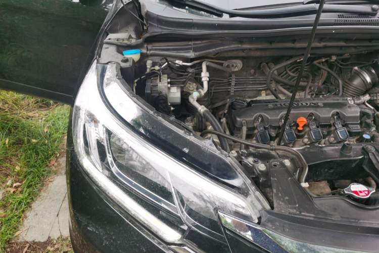 Used Honda CR-V 2016 2.0L two-wheel drive Urban Edition Engine Bay Right
