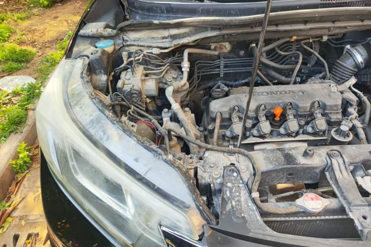 Used Honda CR-V 2016 2.0L two-wheel drive Urban Edition Engine Bay Right