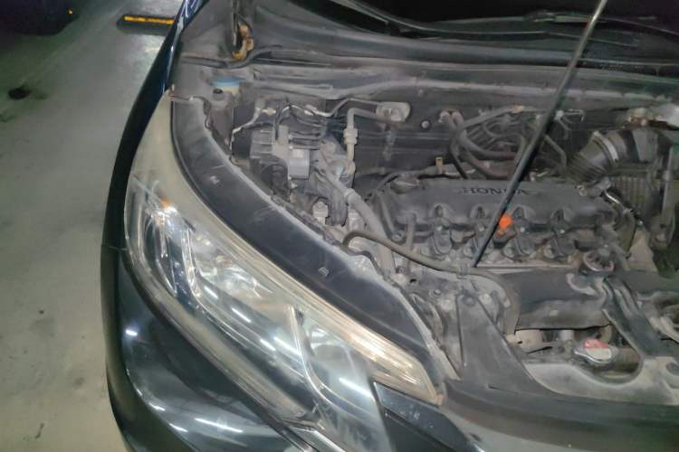 Used Honda CR-V 2016 2.0L two-wheel drive Urban Edition Engine Bay Right