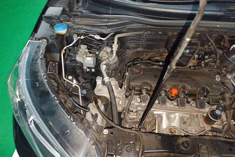 Used Honda CR-V 2016 2.0L two-wheel drive Urban Edition Engine Bay Right