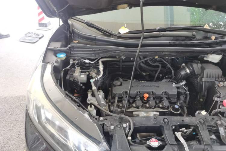 Used Honda CR-V 2016 2.0L two-wheel drive Urban Edition Engine Bay Right