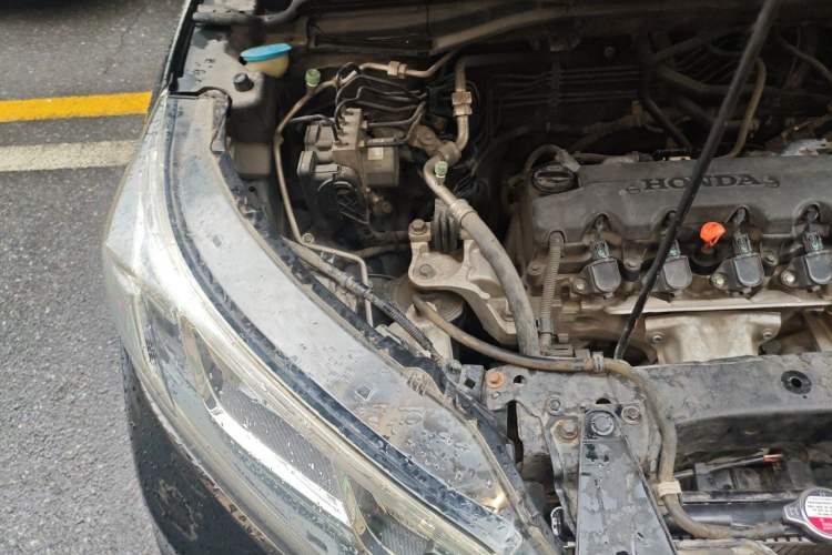Used Honda CR-V 2016 2.0L two-wheel drive Urban Edition Engine Bay Right