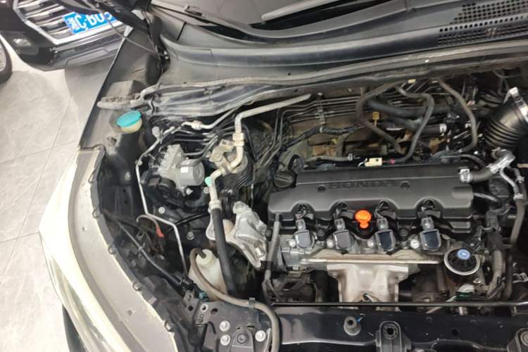 Used Honda CR-V 2016 2.0L two-wheel drive Urban Edition Engine Bay Right