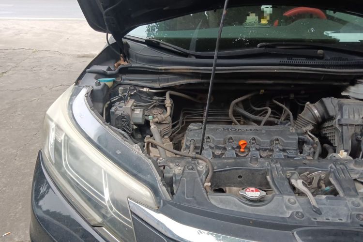 Used Honda CR-V 2016 2.0L two-wheel drive Urban Edition Engine Bay Right