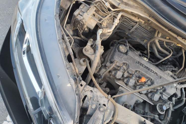 Used Honda CR-V 2016 2.0L two-wheel drive Urban Edition Engine Bay Right
