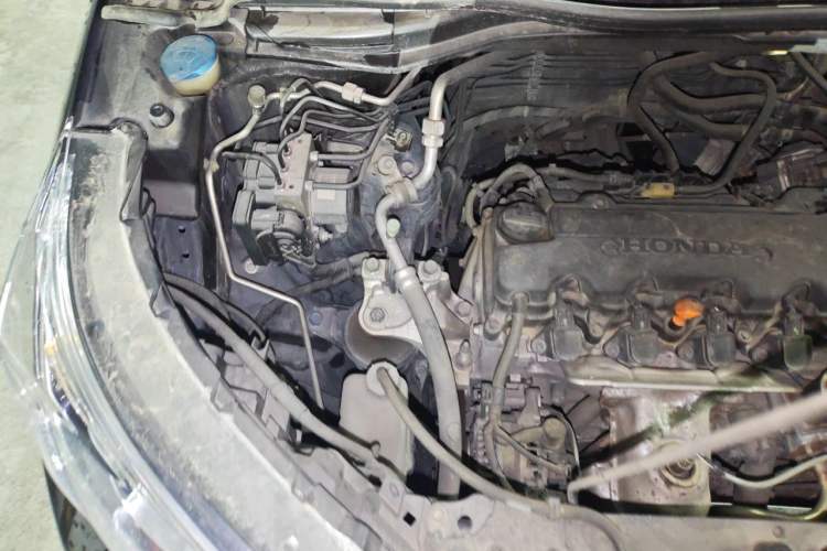 Used Honda CR-V 2016 2.0L two-wheel drive Urban Edition Engine Bay Right