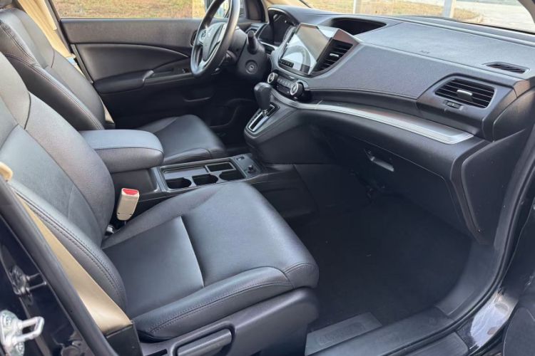 Used Honda CR-V 2016 2.0L two-wheel drive Urban Edition Exterior 10