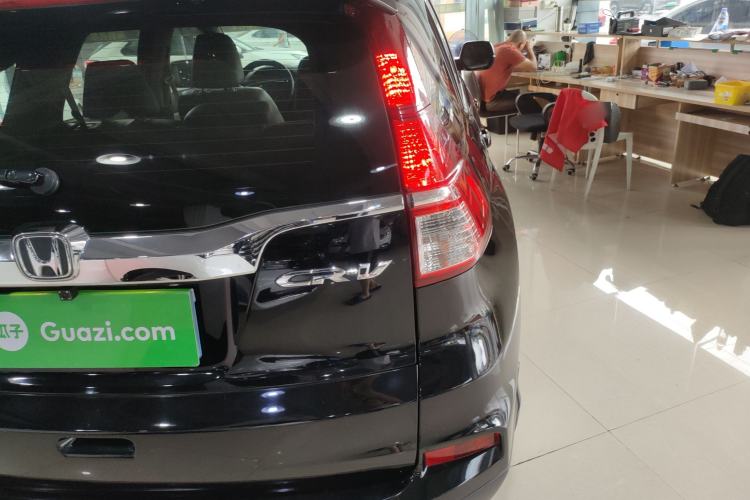 Used Honda CR-V 2016 2.0L two-wheel drive Urban Edition Exterior 3