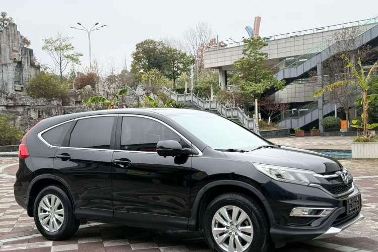 Used Honda CR-V 2016 2.0L two-wheel drive Urban Edition Exterior 3