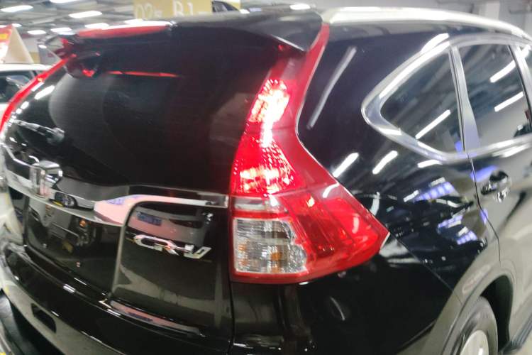Used Honda CR-V 2016 2.0L Two-Wheel Drive Classic Edition Exterior 3