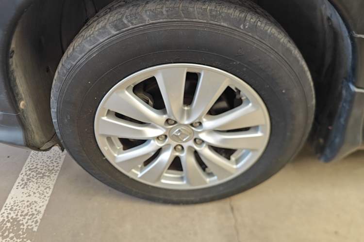 Used Honda CR-V 2016 2.0L two-wheel drive Urban Edition Exterior 4