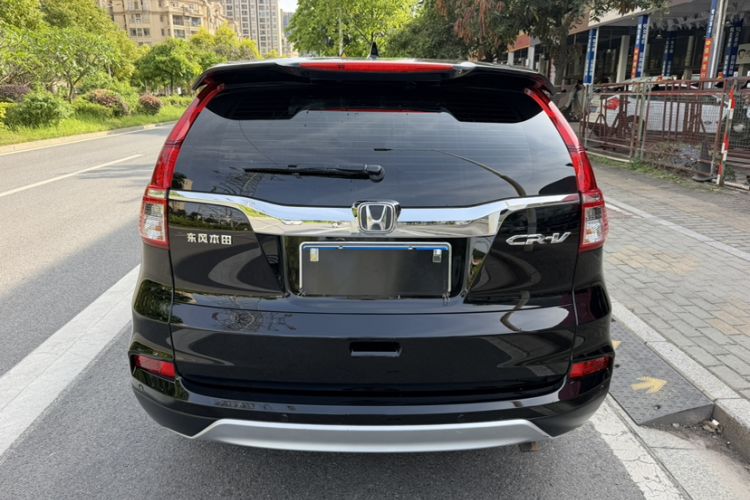 Used Honda CR-V 2016 2.0L two-wheel drive Urban Edition Exterior 4