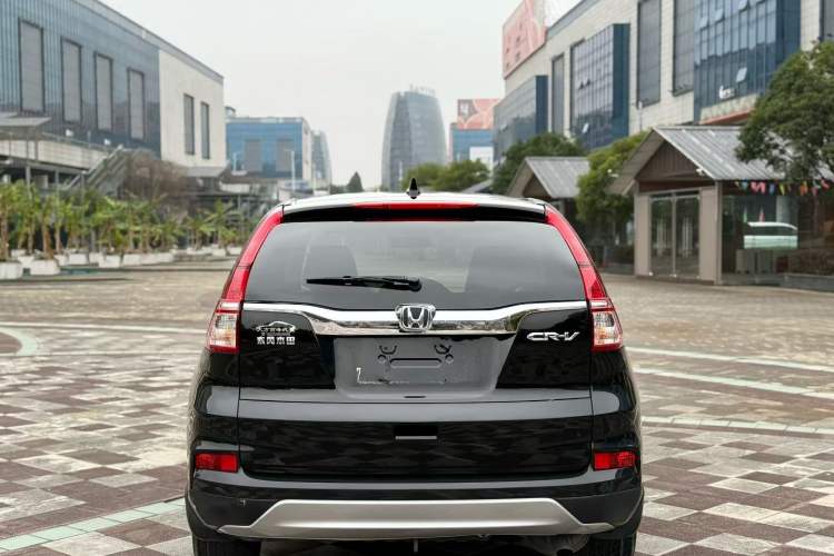 Used Honda CR-V 2016 2.0L two-wheel drive Urban Edition Exterior 5