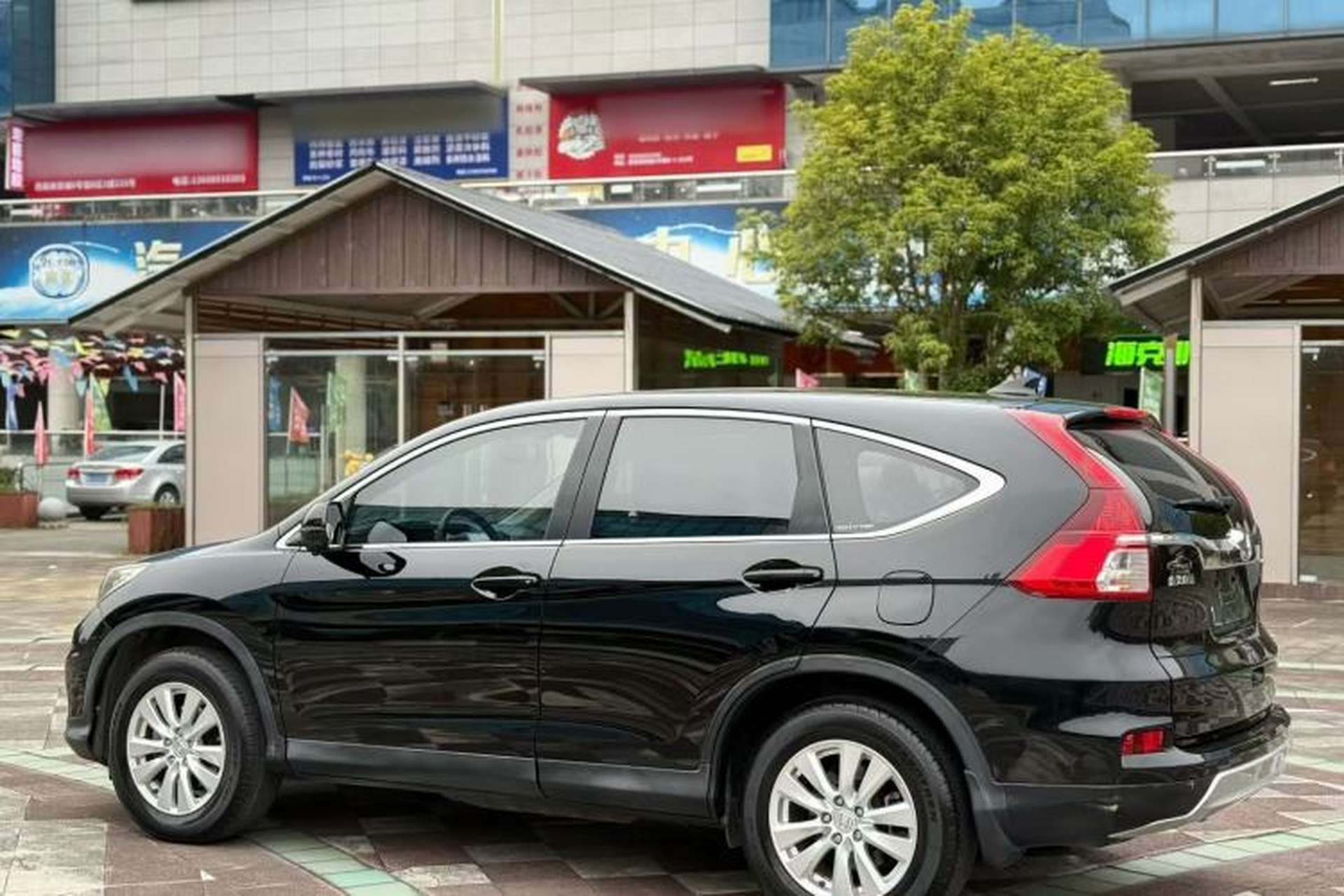 Used Honda CR-V 2016 2.0L two-wheel drive Urban Edition Exterior 6