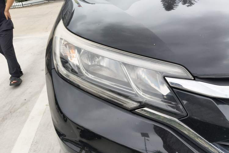 Used Honda CR-V 2016 2.0L Two-Wheel Drive Classic Edition Exterior 6